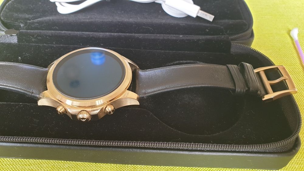 Emporio Armani smart watch ОРИГИНАЛ! топ състояние -350лв