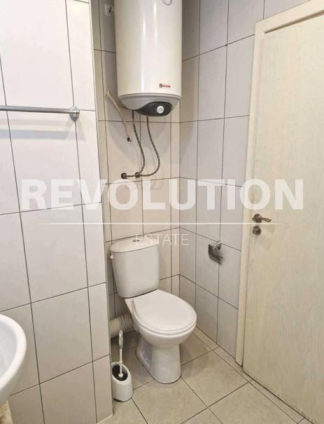 Дава се под наем Двустаен апартамент в Варна, Възраждане 1 - 79 кв.м за 423.81 € - Снимка #5