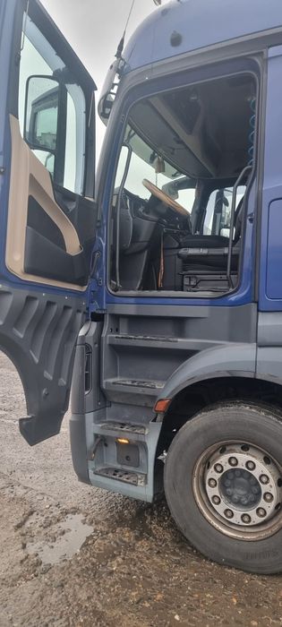 Mercedes-Benz Actros Euro 6 – An 2015 – 884.000 km – Stare excelentă