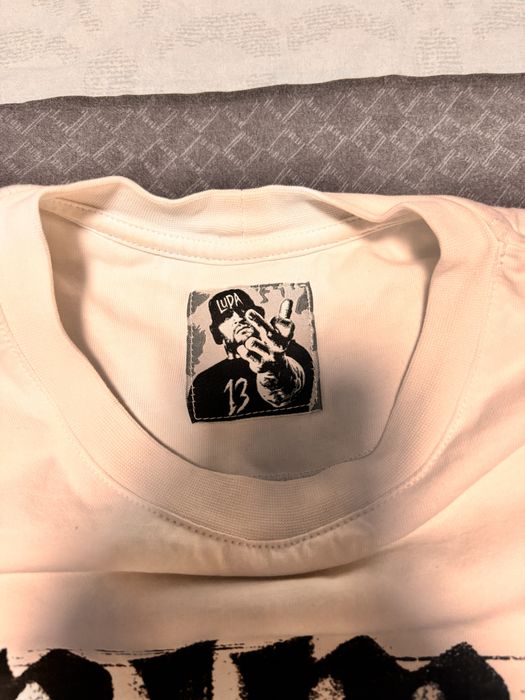 Продавам тениска луда и чорапи братуха