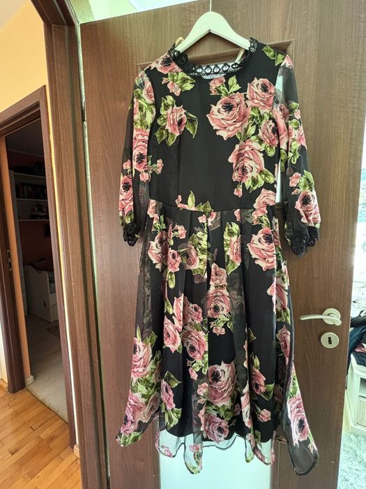 Rochie elegantă cu motiv floral
