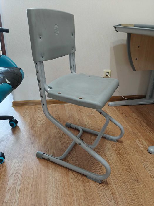 Парта для школьника