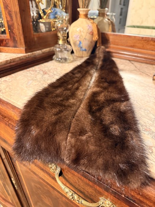 Guler blana de vizon maro