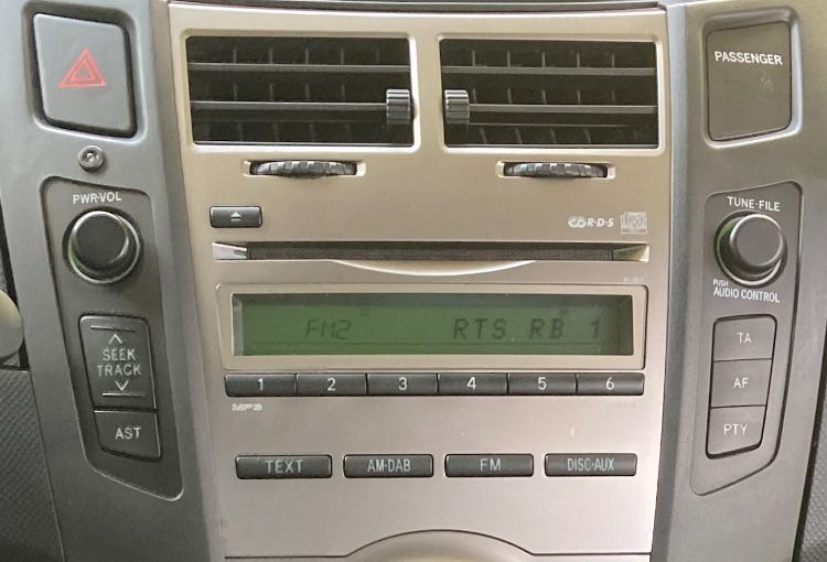 Радио/CD за тойота ярис/Toyota yaris 06-11г