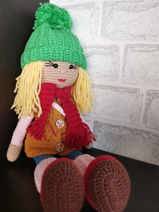 Плетена кукла 70 лв.
