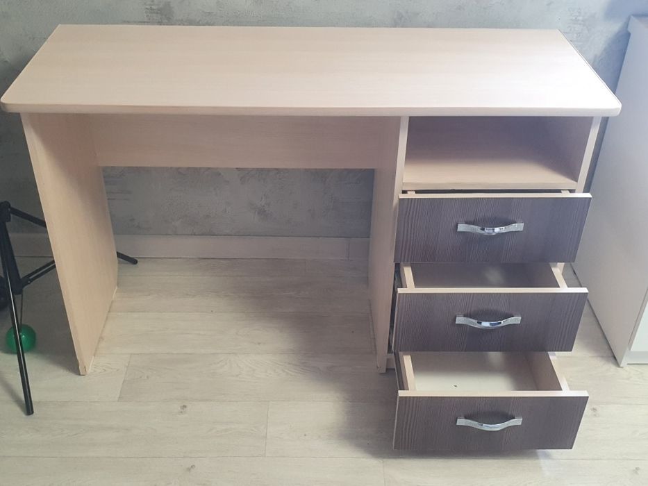 Детский учебный столик