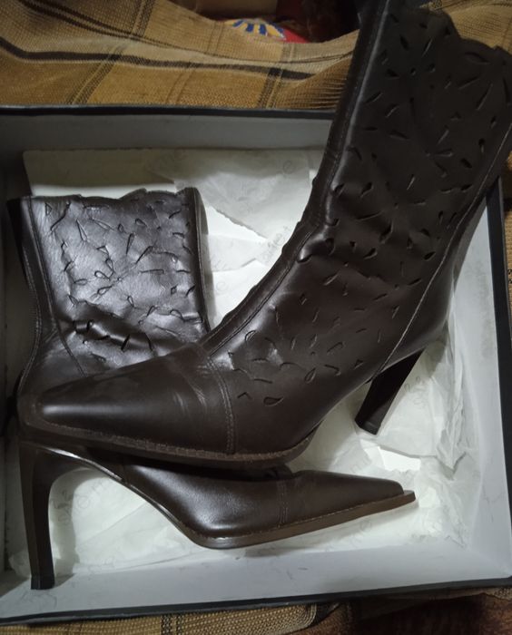 Продам женская  обувь  37-38 размер