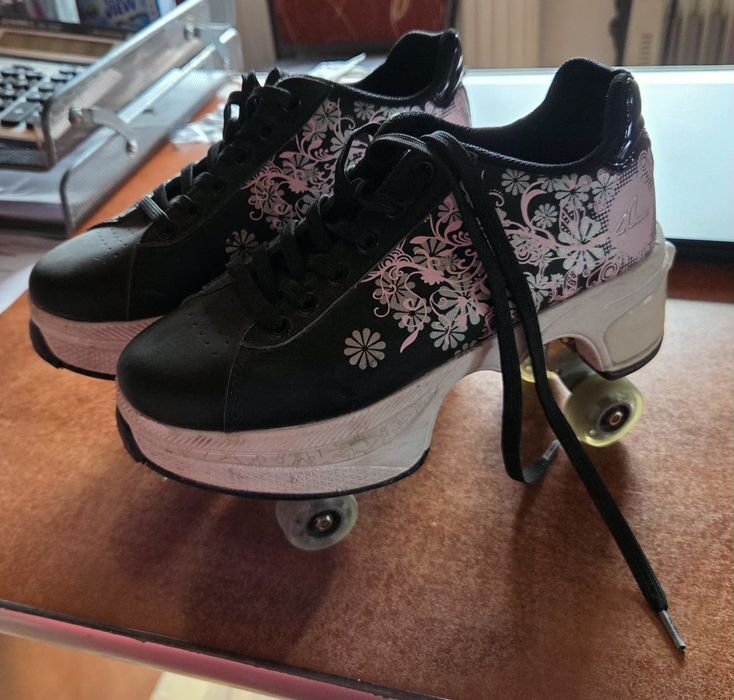 Adidași cu role mărimea 36