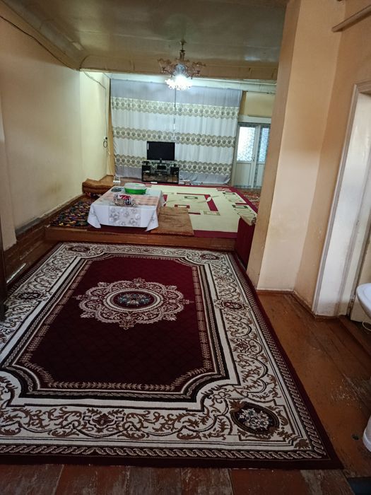 Урганч шахрида ярим план 250 метр кв  жой сотилади йикб курсом булоди