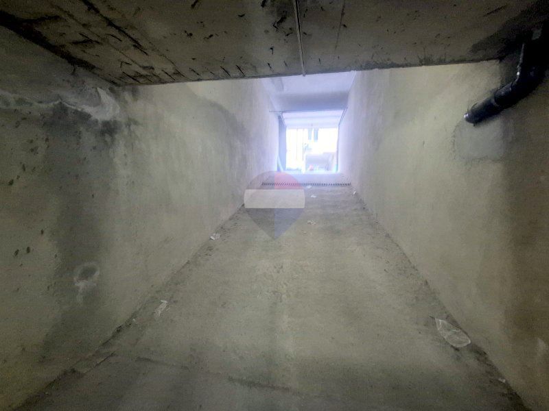Дава се под наем Гараж / Паркомясто в Варна, Зимно кино Тракия - 13 кв.м за 150 € - Снимка #3