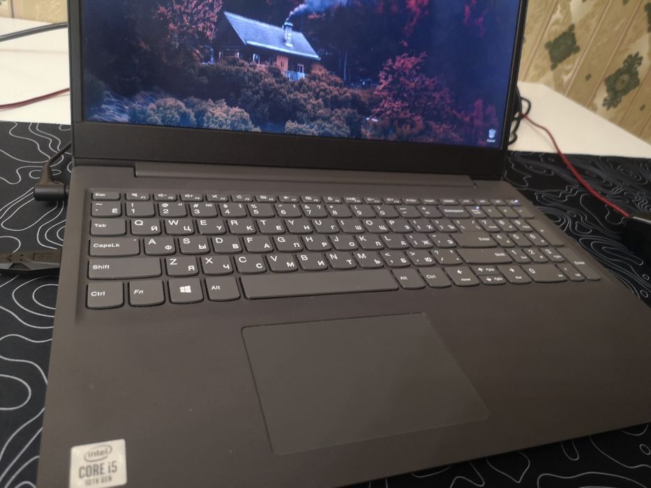 Lenovo V15 для работы