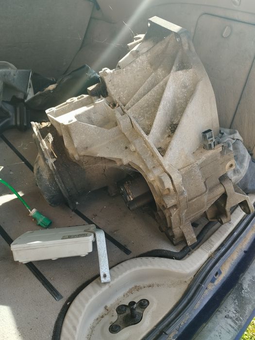 5 скоростна кутия Форд фокус 2004 г. 1.6