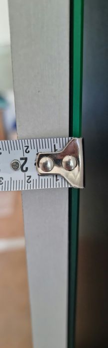 Зеркала на дверных створках шкафа