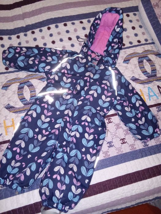 Детский комбинезон и сапожки