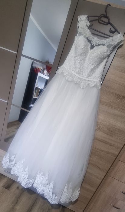 Vând rochiță noua