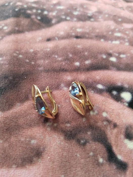 Продам золотые серьги 585 проба
