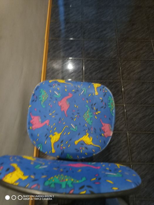 Детско столче на динозаври