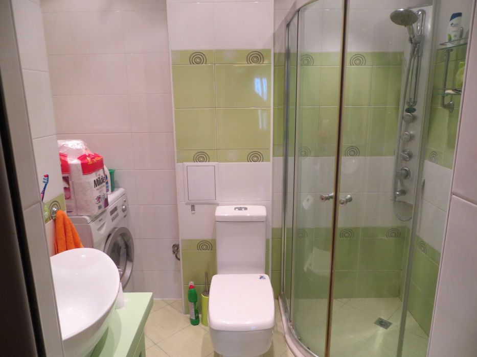 Тристаен , Бриз , Собственик