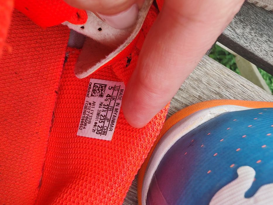 Adidasi fotbal marca Adidas personalizati