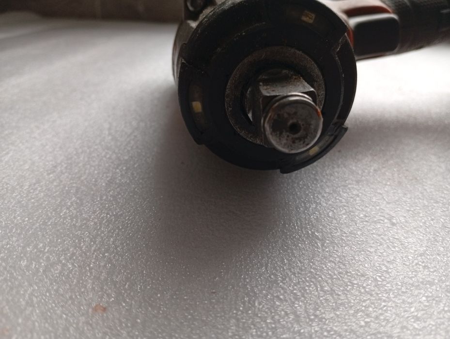 Corp filetată AEG 18 v cu patrat