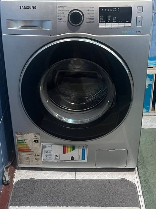 Продаётся телевизор.  Холодильник. В отличном состоянии . 40 диоганал.