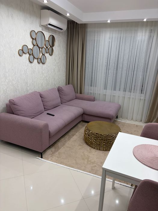 Продавам ъглов диван като нов