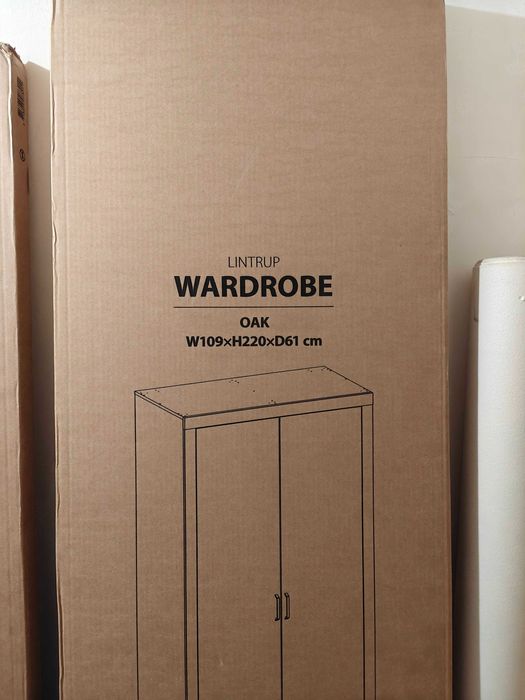 Комплект мебели Lintrup JYSK, спалня, матрак, гардероб, шкафчета