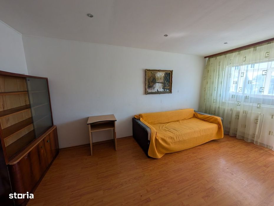 De inchiriat 3 camere Piata Sud