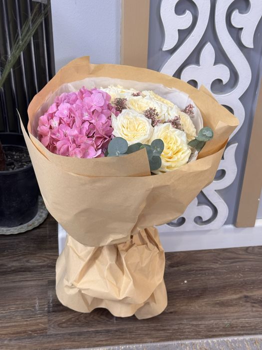 Цветы  белая роза