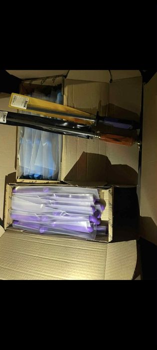 Vând cutite cu ascuțitoare