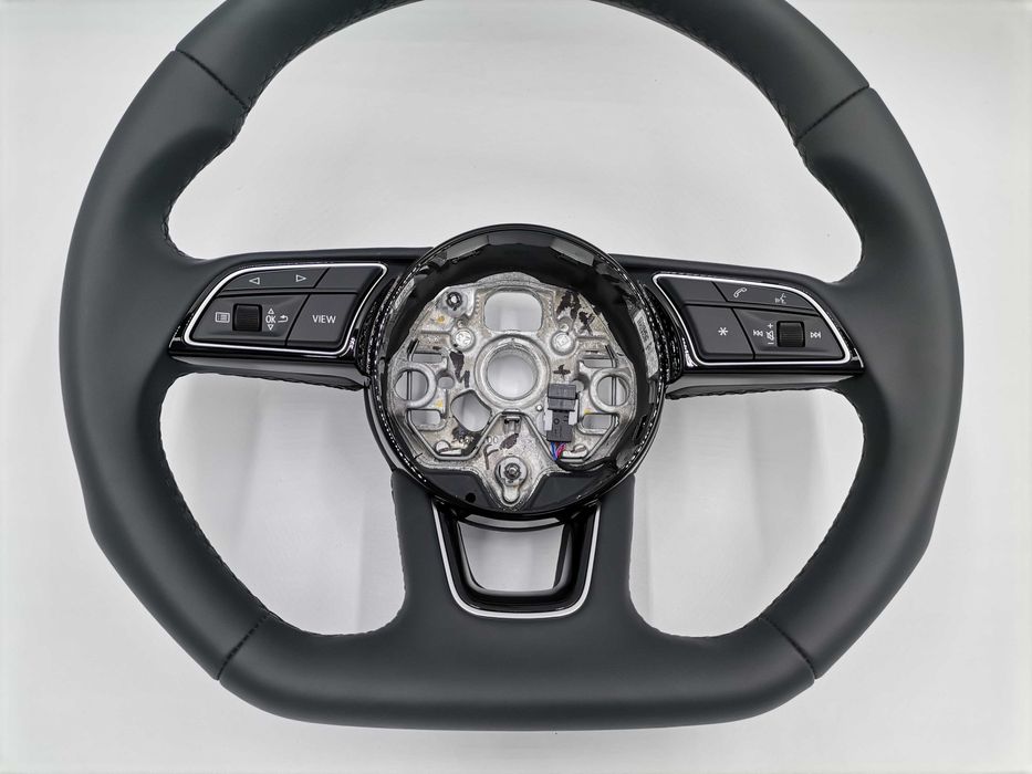 НОВ ОЕ Audi Черен Кожен Мулти Волан A1 GB A3 S3 8Y 82A419091AF