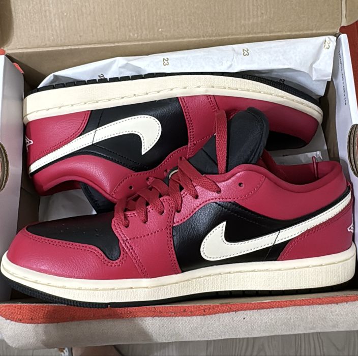 Nike air jordan low 1