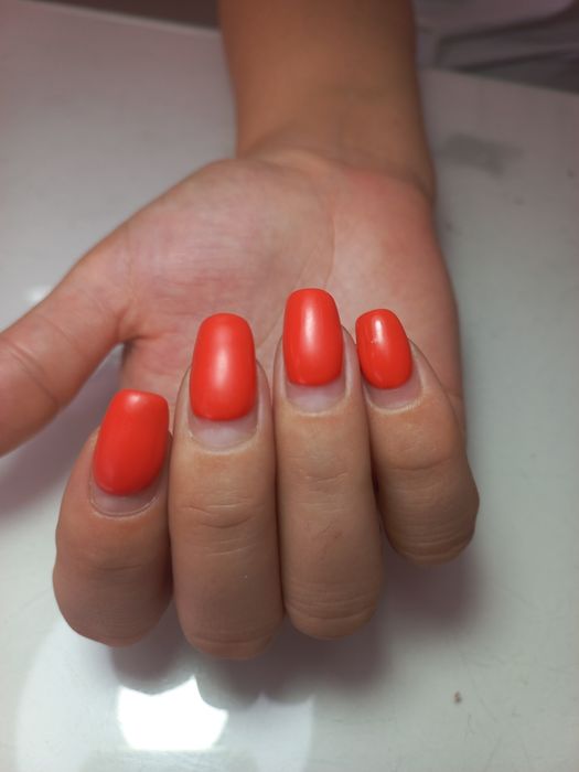 Запишитесь на маникюр