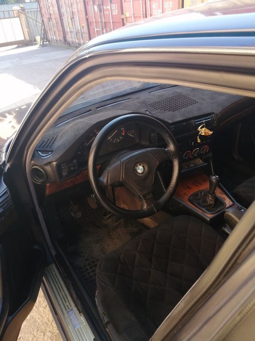 Продам BMW . 1994год