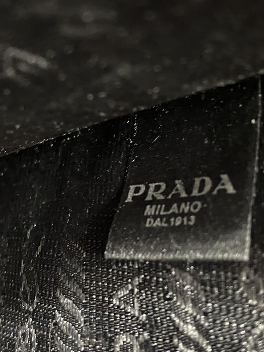 Geanta prada symbol