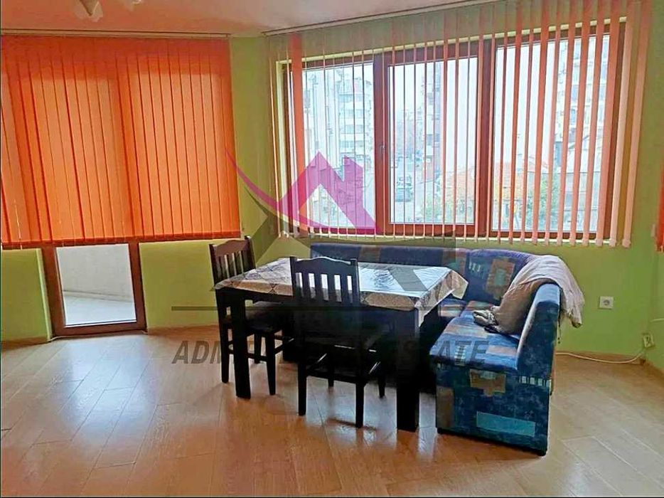 Дава се под наем Тристаен апартамент в Варна, Център - 84 кв.м за 498.27 € - Снимка #2