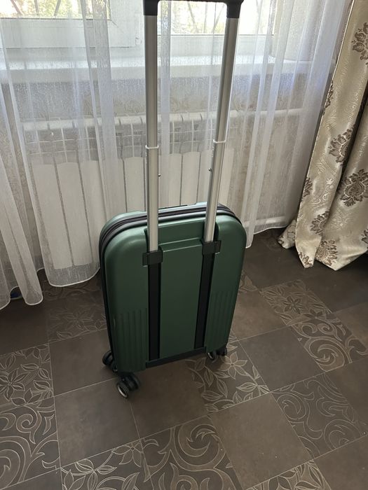 Продам чемодан Amway