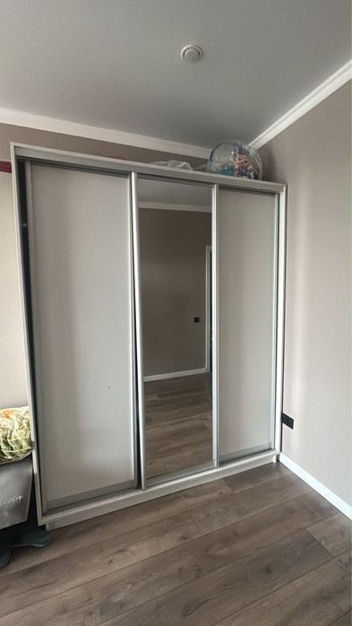 Продам шкаф купе