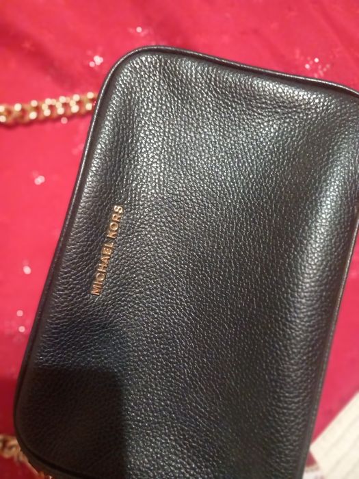 De vanzare purtată dar in stare foarte bună