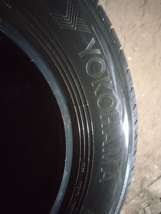 Продам шины Yokohama Blu Earth Es32