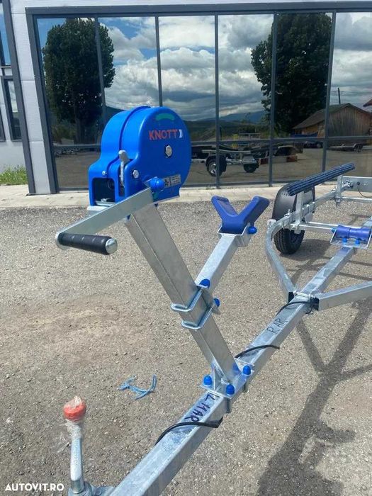 Peridoc barca 3-5m masa intre 500-750kg,FARO AQUA