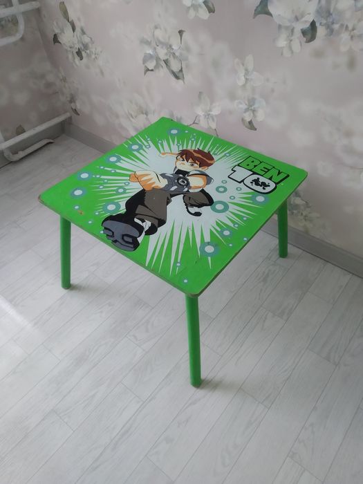 Детский столик, зеленый