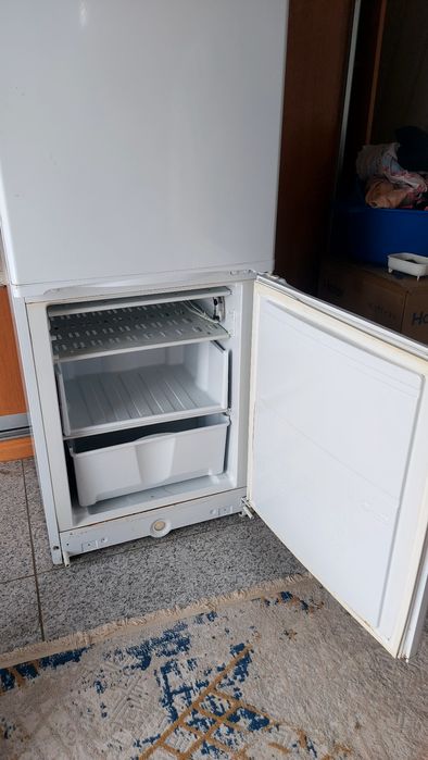 Холодильник INDESIT