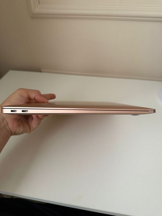 MacBook Air 13 2019 i5