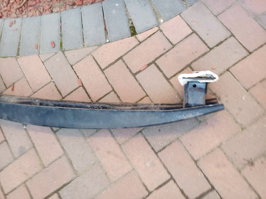 Traversă bară spate vw Tiguan 2011