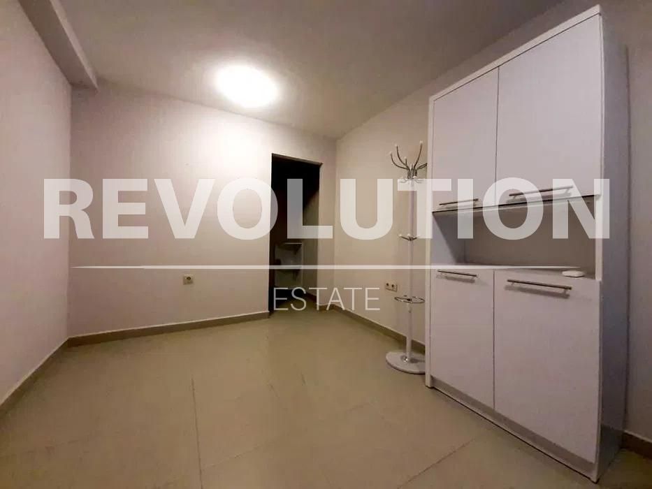 Дава се под наем Магазин в Варна, Завод Дружба - 20 кв.м за 300 € - Снимка #2