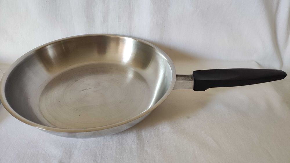 АМС масивен тиган от неръждаема стомана с термо капак