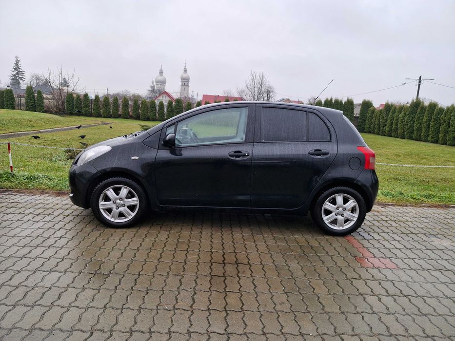 Toyota yaris 1.3 benzina