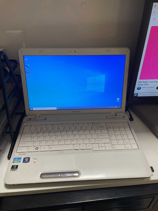 Toshiba Satellite L755 15.6" hd i5-2410M 4GB 480 ssd