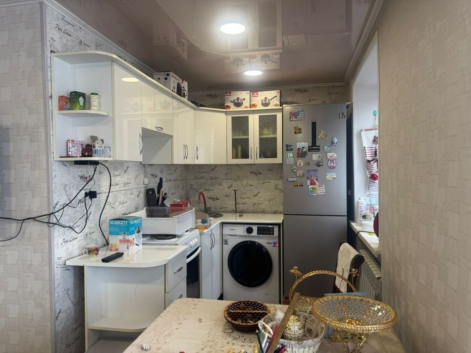 Продам 2 комнатный квартиру